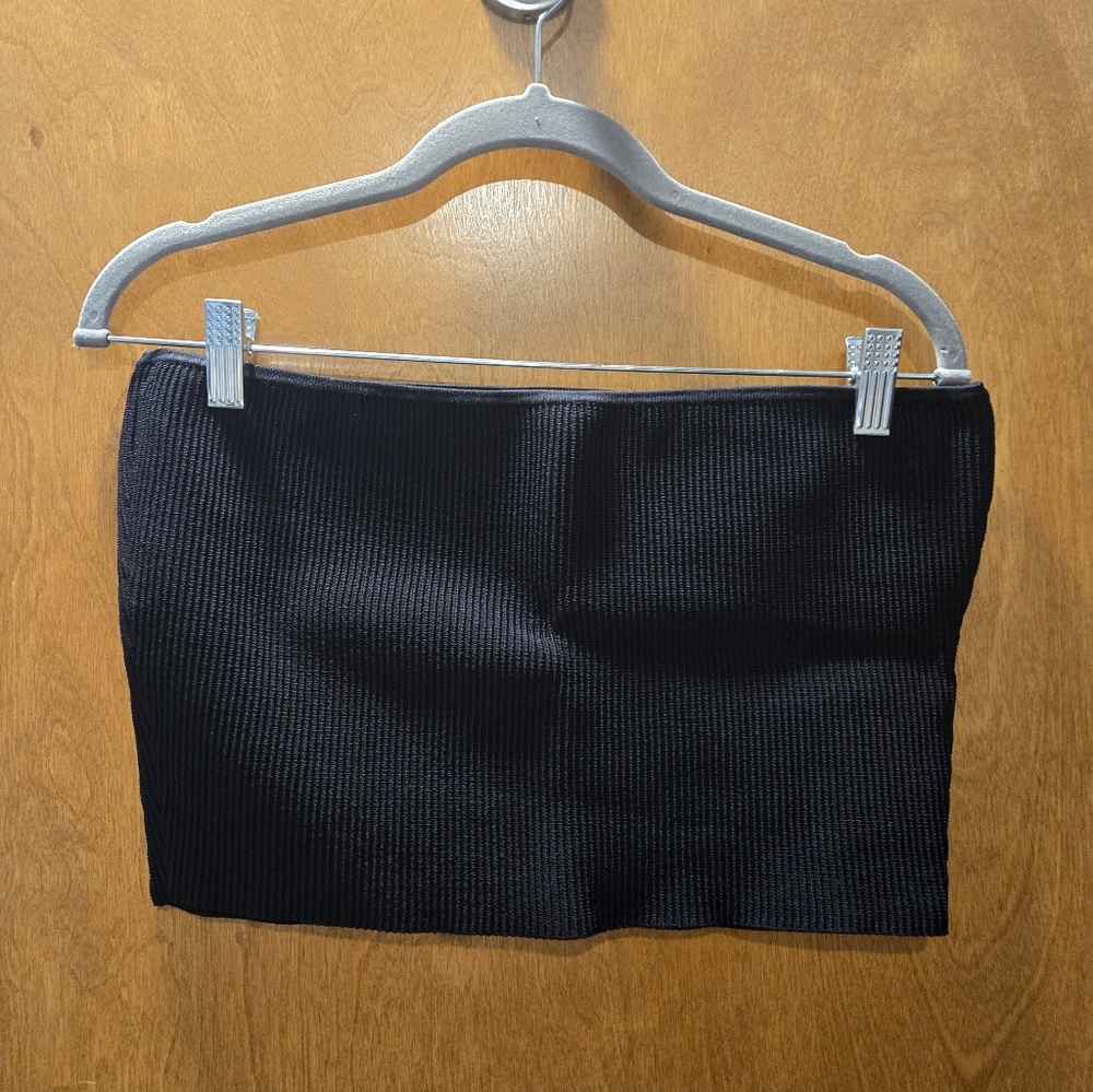 Aritzia Babaton Ribbed Tube Top in Black